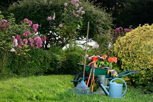 Gardeners West Ham team arriving at a property carrying tools